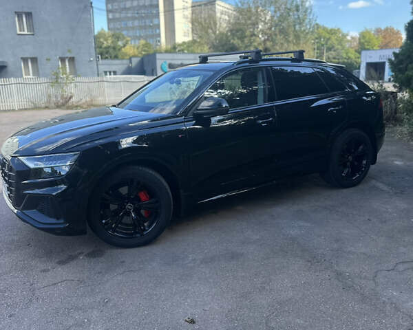 Чорний Ауді Q8, об'ємом двигуна 3 л та пробігом 42 тис. км за 63500 $, фото 2 на Automoto.ua
