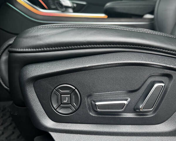 Чорний Ауді Q8, об'ємом двигуна 3 л та пробігом 75 тис. км за 73399 $, фото 16 на Automoto.ua