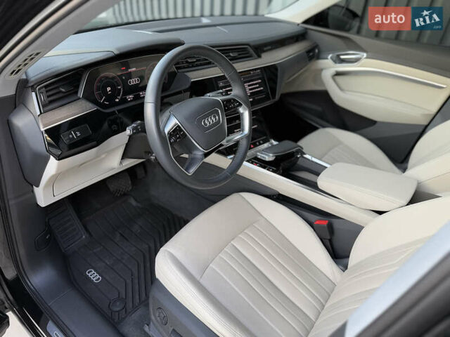 Чорний Ауді Q8, об'ємом двигуна 0 л та пробігом 29 тис. км за 52500 $, фото 16 на Automoto.ua