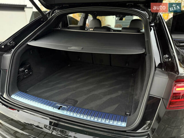 Черный Ауди Q8, объемом двигателя 2.97 л и пробегом 38 тыс. км за 87900 $, фото 63 на Automoto.ua