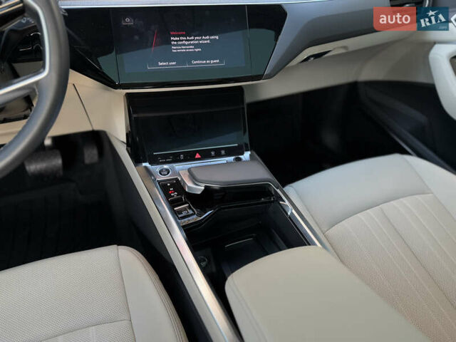 Чорний Ауді Q8, об'ємом двигуна 0 л та пробігом 29 тис. км за 52500 $, фото 23 на Automoto.ua