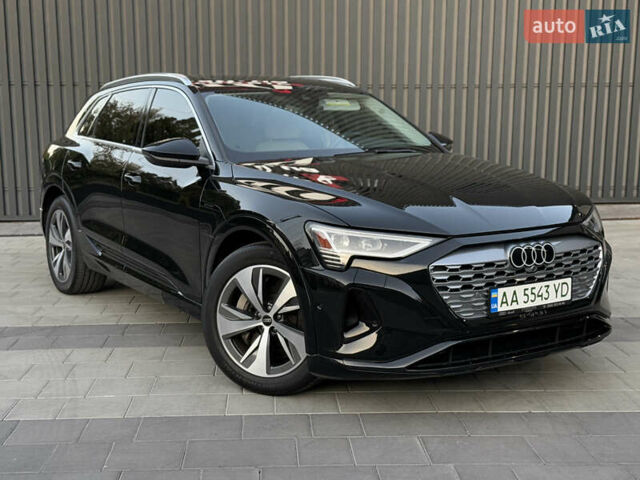 Чорний Ауді Q8, об'ємом двигуна 0 л та пробігом 29 тис. км за 52500 $, фото 2 на Automoto.ua