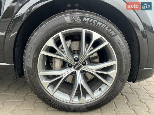 Черный Ауди Q8, объемом двигателя 2.97 л и пробегом 52 тыс. км за 77700 $, фото 9 на Automoto.ua