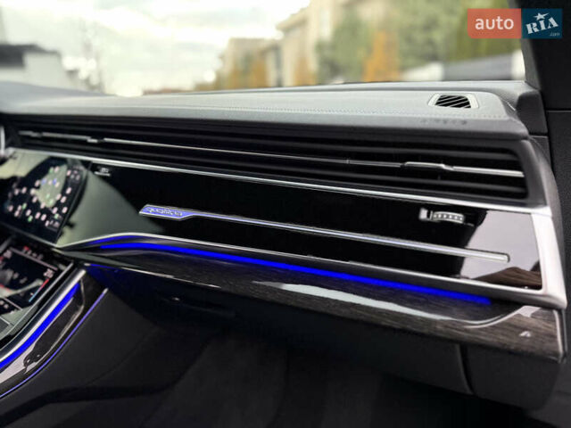 Черный Ауди Q8, объемом двигателя 2.97 л и пробегом 38 тыс. км за 87900 $, фото 74 на Automoto.ua