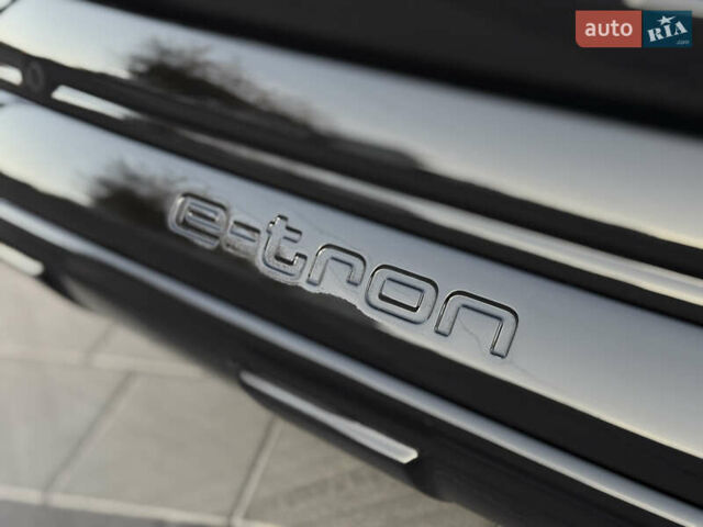 Чорний Ауді Q8, об'ємом двигуна 0 л та пробігом 29 тис. км за 52500 $, фото 10 на Automoto.ua