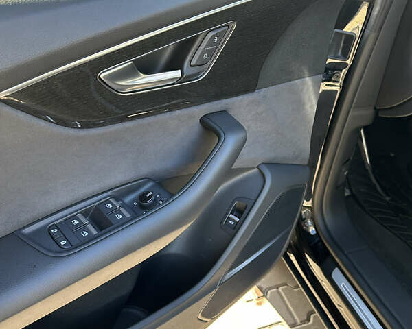 Чорний Ауді Q8, об'ємом двигуна 2.97 л та пробігом 10 тис. км за 93500 $, фото 6 на Automoto.ua