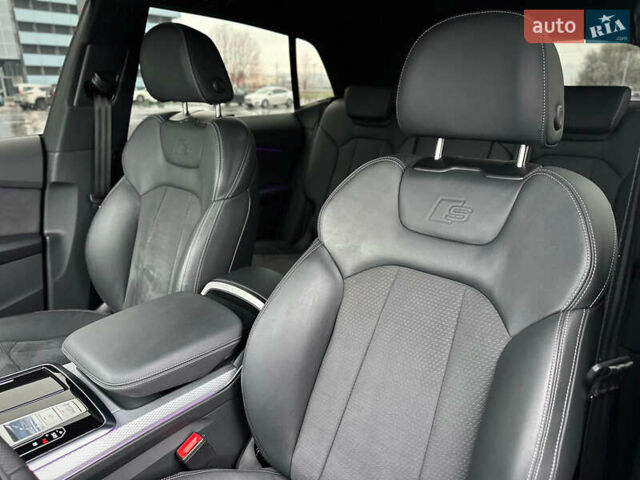 Черный Ауди Q8, объемом двигателя 2.97 л и пробегом 27 тыс. км за 88888 $, фото 33 на Automoto.ua