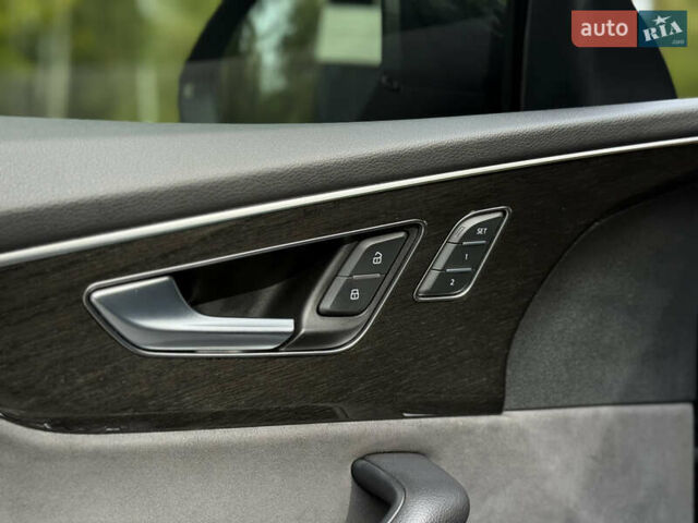 Черный Ауди Q8, объемом двигателя 2.97 л и пробегом 30 тыс. км за 92000 $, фото 21 на Automoto.ua