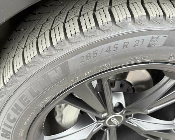 Черный Ауди Q8, объемом двигателя 2.97 л и пробегом 999 тыс. км за 97500 $, фото 24 на Automoto.ua