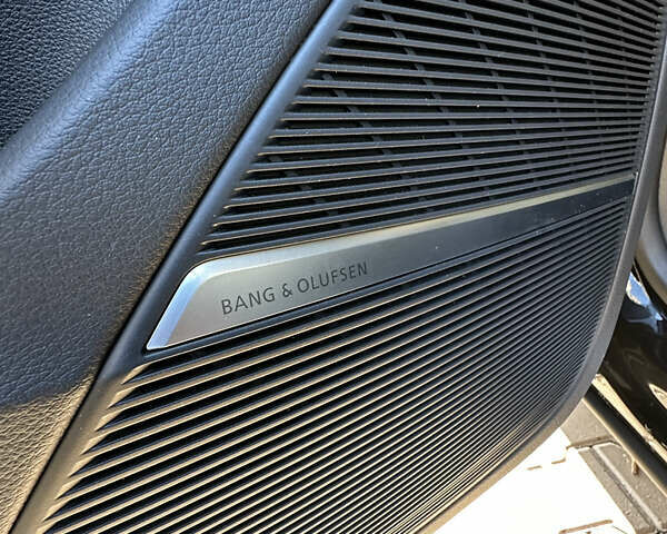 Чорний Ауді Q8, об'ємом двигуна 2.97 л та пробігом 10 тис. км за 93500 $, фото 12 на Automoto.ua