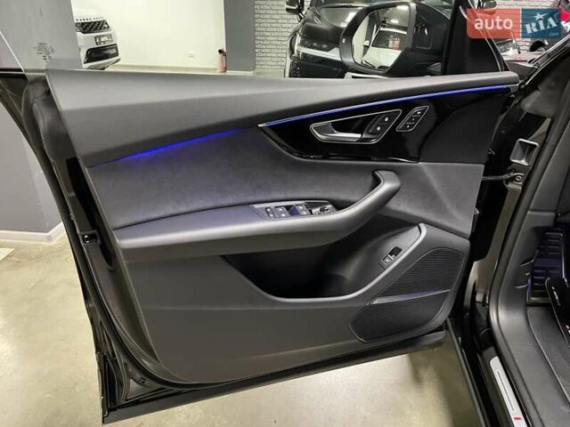 Черный Ауди Q8, объемом двигателя 2.97 л и пробегом 1 тыс. км за 112700 $, фото 25 на Automoto.ua