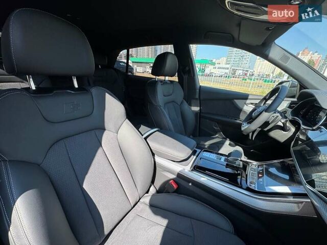 Черный Ауди Q8, объемом двигателя 3 л и пробегом 1 тыс. км за 105900 $, фото 81 на Automoto.ua