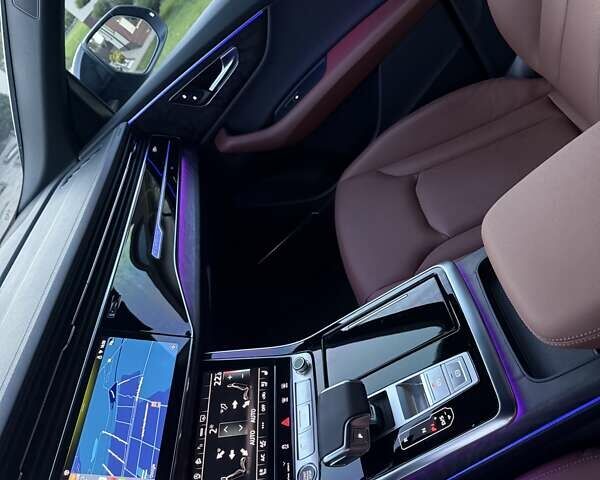 Черный Ауди Q8, объемом двигателя 3 л и пробегом 19 тыс. км за 92700 $, фото 5 на Automoto.ua