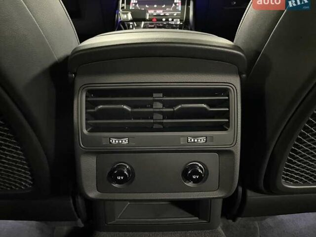 Черный Ауди Q8, объемом двигателя 2.97 л и пробегом 1 тыс. км за 112700 $, фото 36 на Automoto.ua