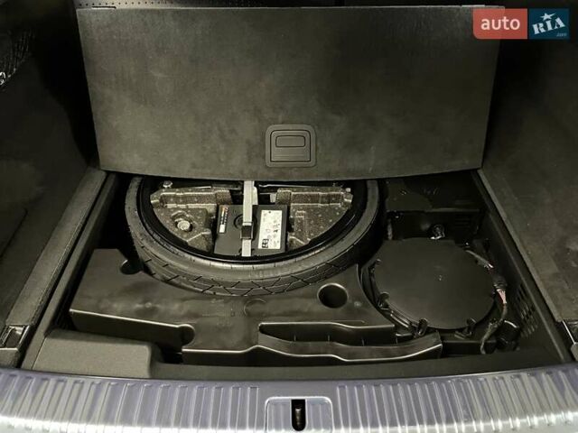 Черный Ауди Q8, объемом двигателя 2.97 л и пробегом 1 тыс. км за 112700 $, фото 23 на Automoto.ua