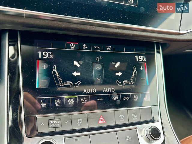 Коричневый Ауди Q8, объемом двигателя 3 л и пробегом 125 тыс. км за 62222 $, фото 12 на Automoto.ua