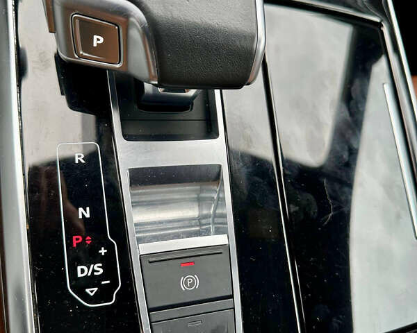 Коричневый Ауди Q8, объемом двигателя 3 л и пробегом 125 тыс. км за 62222 $, фото 15 на Automoto.ua