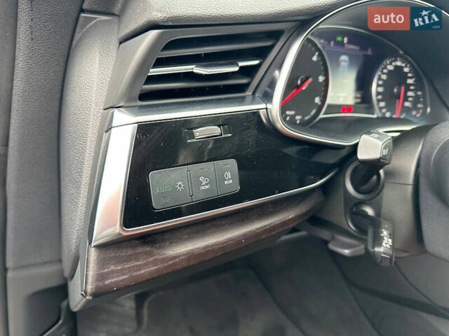 Коричневый Ауди Q8, объемом двигателя 3 л и пробегом 125 тыс. км за 62222 $, фото 17 на Automoto.ua