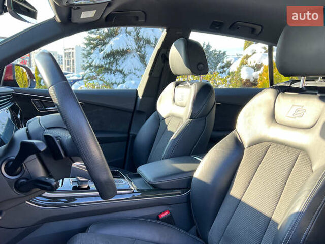 Красный Ауди Q8, объемом двигателя 2.97 л и пробегом 61 тыс. км за 60999 $, фото 9 на Automoto.ua