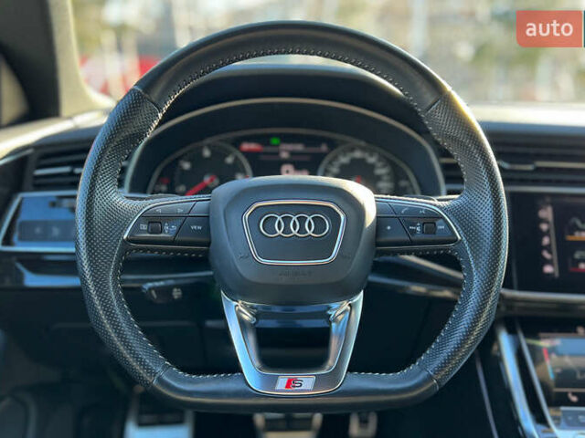 Красный Ауди Q8, объемом двигателя 2.97 л и пробегом 61 тыс. км за 60999 $, фото 11 на Automoto.ua