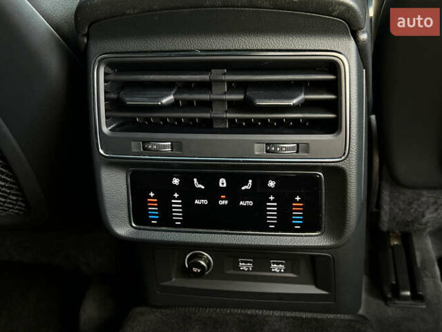 Ауди Q8, объемом двигателя 3 л и пробегом 64 тыс. км за 64500 $, фото 16 на Automoto.ua