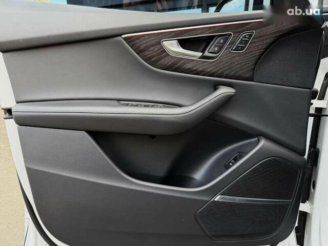Ауди Q8, объемом двигателя 0 л и пробегом 30 тыс. км за 73999 $, фото 26 на Automoto.ua