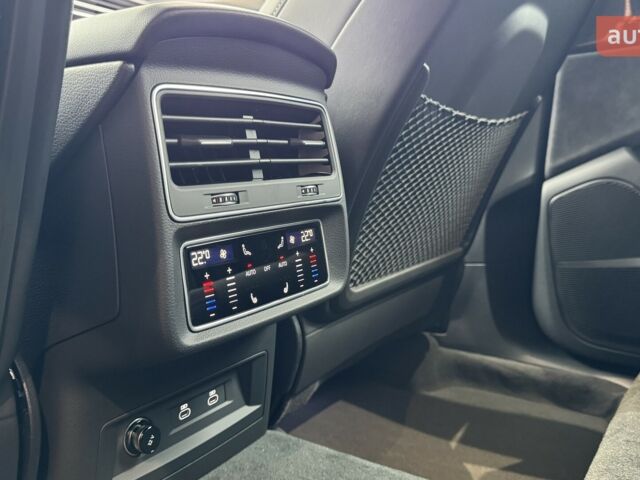 Ауді Q8, об'ємом двигуна 2.97 л та пробігом 0 тис. км за 113651 $, фото 13 на Automoto.ua