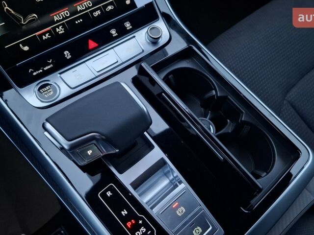 купить новое авто Ауди Q8 2025 года от официального дилера Порше Захід Ауди фото