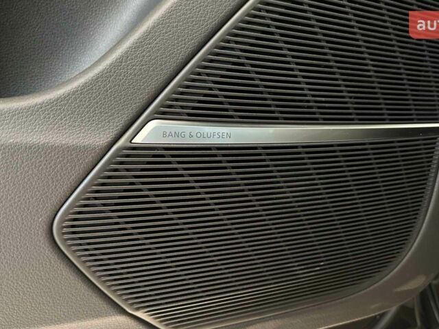 Ауді Q8, об'ємом двигуна 2.97 л та пробігом 0 тис. км за 99300 $, фото 16 на Automoto.ua