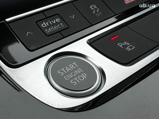 Серый Ауди Q8, объемом двигателя 3 л и пробегом 21 тыс. км за 58990 $, фото 29 на Automoto.ua