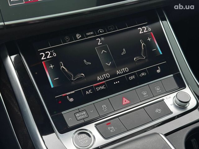 Серый Ауди Q8, объемом двигателя 3 л и пробегом 21 тыс. км за 58990 $, фото 26 на Automoto.ua