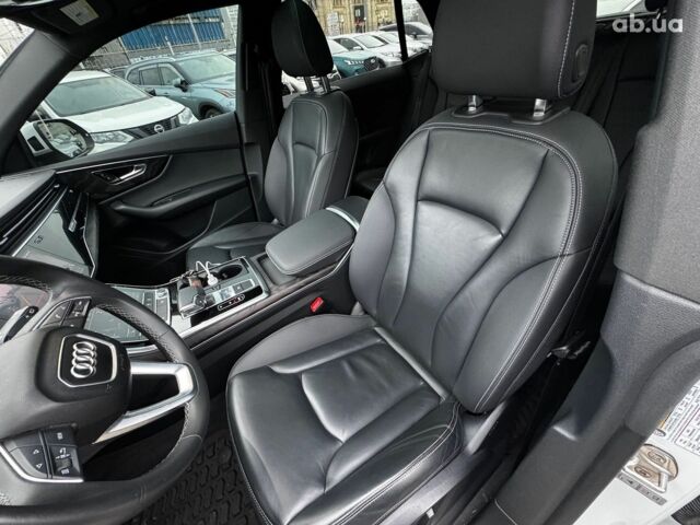 Серый Ауди Q8, объемом двигателя 3 л и пробегом 21 тыс. км за 58990 $, фото 15 на Automoto.ua