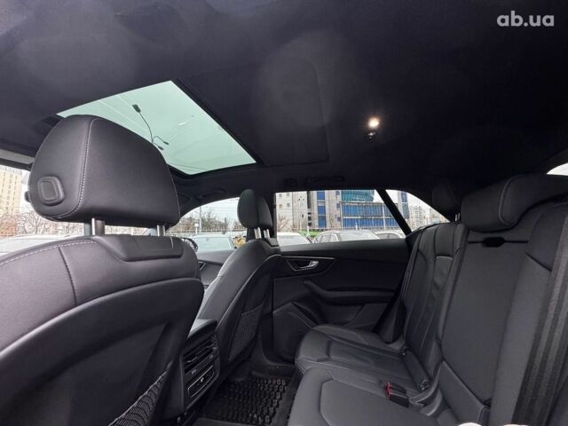 Серый Ауди Q8, объемом двигателя 3 л и пробегом 21 тыс. км за 58990 $, фото 41 на Automoto.ua