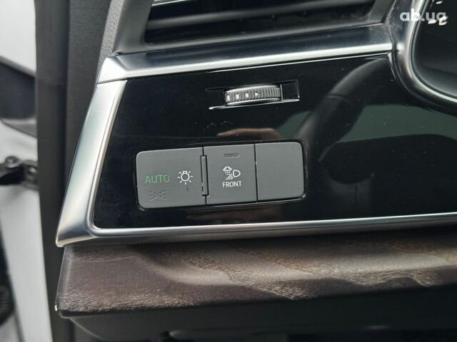 Серый Ауди Q8, объемом двигателя 3 л и пробегом 21 тыс. км за 58990 $, фото 18 на Automoto.ua