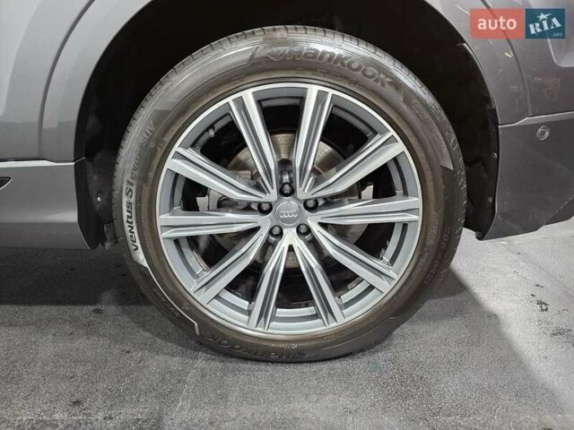 Ауди Q8 2018 в Киеве на Automoto.ua Серый Ауди Q8, объемом двигателя 3 л и пробегом 41 тыс. км за 55555 $, фото 47 на Automoto.ua