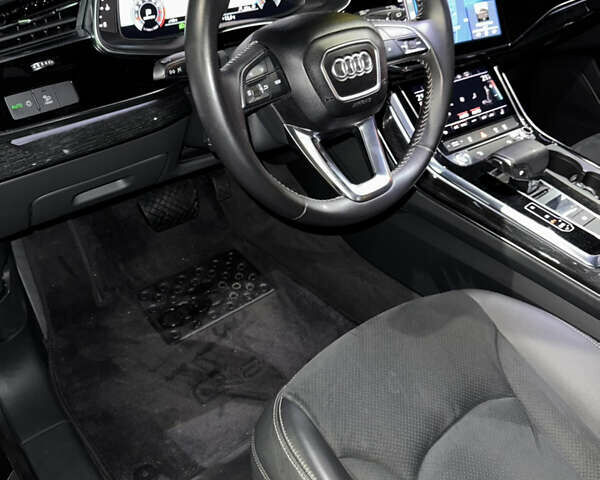 Серый Ауди Q8, объемом двигателя 3 л и пробегом 124 тыс. км за 42800 $, фото 14 на Automoto.ua