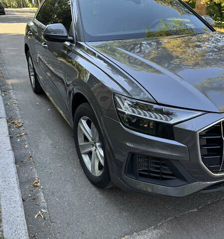 Серый Ауди Q8, объемом двигателя 3 л и пробегом 77 тыс. км за 48900 $, фото 3 на Automoto.ua