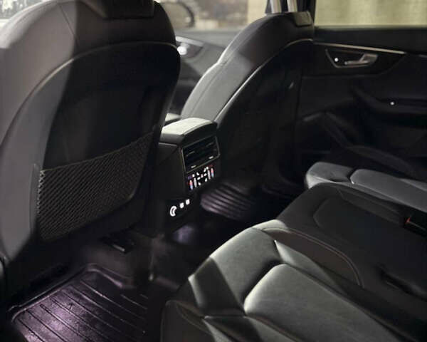 Серый Ауди Q8, объемом двигателя 3 л и пробегом 88 тыс. км за 45800 $, фото 9 на Automoto.ua