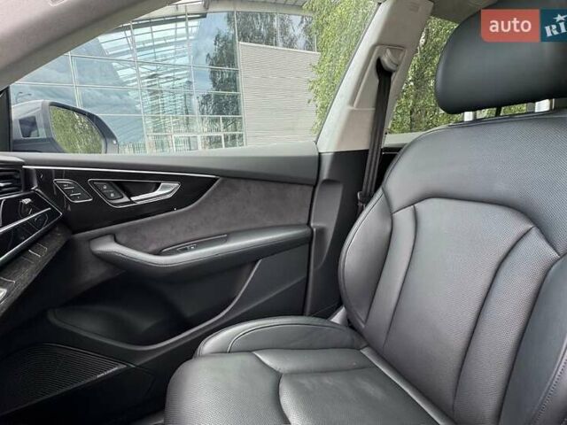 Сірий Ауді Q8, об'ємом двигуна 3 л та пробігом 112 тис. км за 65000 $, фото 92 на Automoto.ua