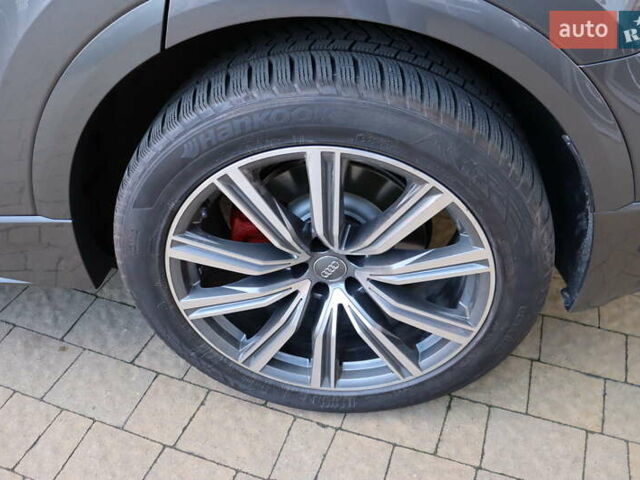 Серый Ауди Q8, объемом двигателя 3 л и пробегом 144 тыс. км за 54900 $, фото 9 на Automoto.ua