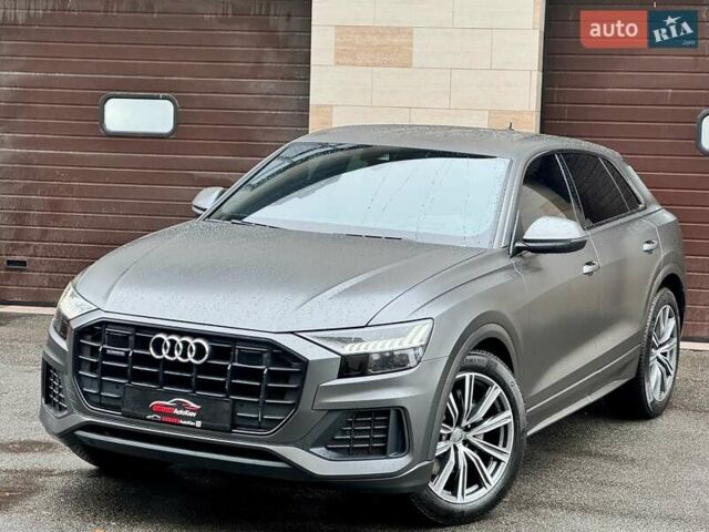 Серый Ауди Q8, объемом двигателя 3 л и пробегом 97 тыс. км за 51900 $, фото 2 на Automoto.ua