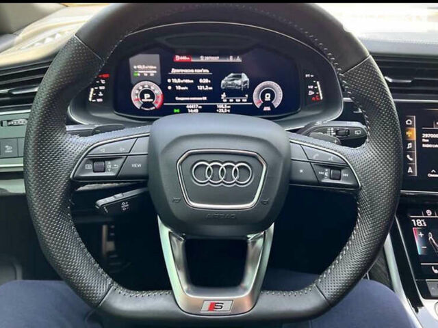 Серый Ауди Q8, объемом двигателя 3 л и пробегом 57 тыс. км за 68000 $, фото 8 на Automoto.ua