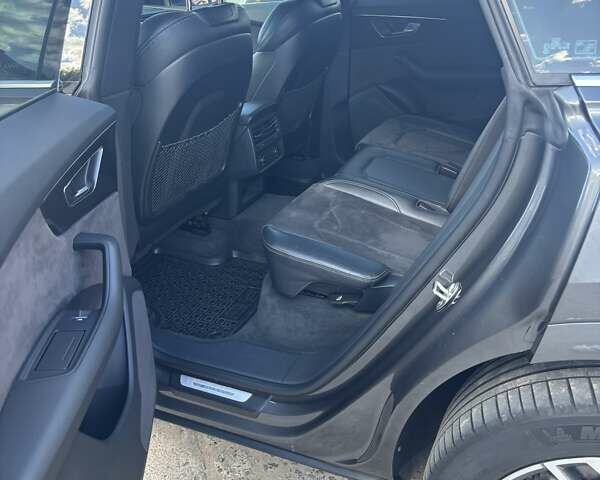 Серый Ауди Q8, объемом двигателя 2.97 л и пробегом 218 тыс. км за 51000 $, фото 7 на Automoto.ua