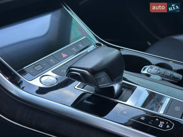 Ауди Q8 2018 в Львове на Automoto.ua Серый Ауди Q8, объемом двигателя 3 л и пробегом 107 тыс. км за 57000 $, фото 19 на Automoto.ua