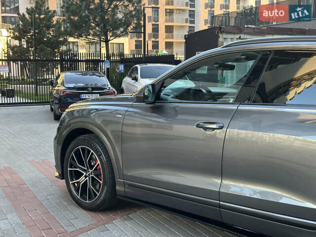 Серый Ауди Q8, объемом двигателя 3 л и пробегом 155 тыс. км за 63000 $, фото 16 на Automoto.ua