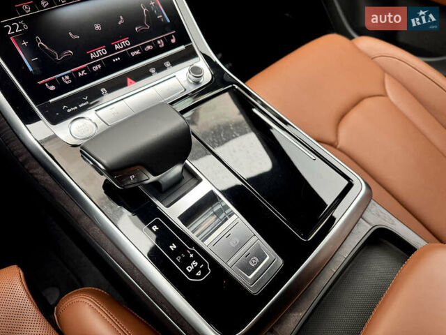 Серый Ауди Q8, объемом двигателя 3 л и пробегом 97 тыс. км за 51900 $, фото 38 на Automoto.ua