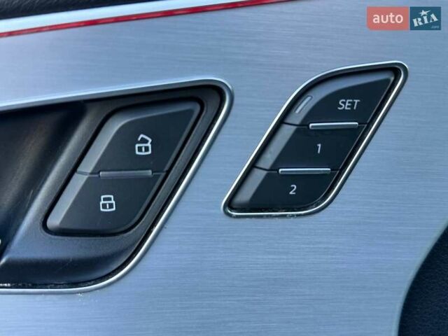 Серый Ауди Q8, объемом двигателя 2.97 л и пробегом 255 тыс. км за 46990 $, фото 15 на Automoto.ua