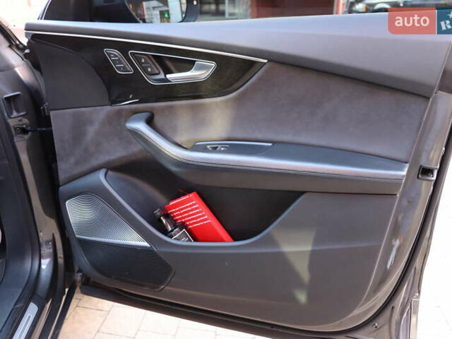 Серый Ауди Q8, объемом двигателя 3 л и пробегом 144 тыс. км за 54900 $, фото 51 на Automoto.ua