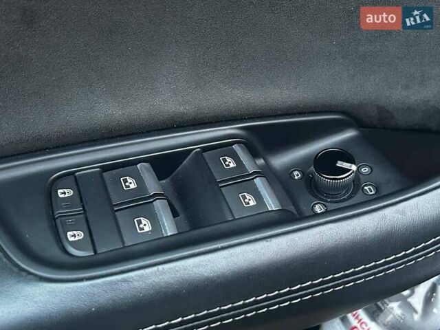 Серый Ауди Q8, объемом двигателя 3 л и пробегом 220 тыс. км за 53990 $, фото 9 на Automoto.ua