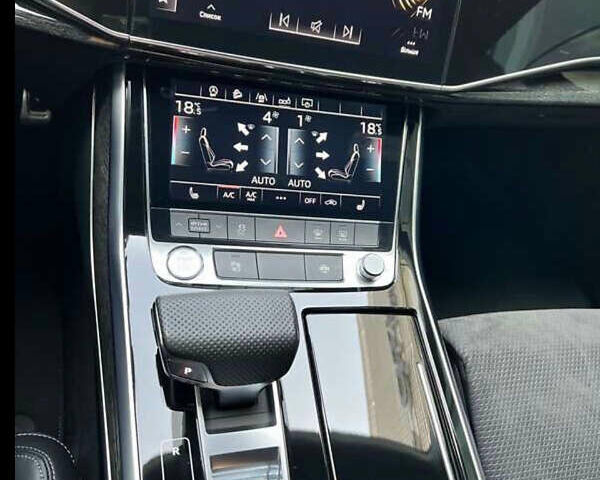 Серый Ауди Q8, объемом двигателя 3 л и пробегом 57 тыс. км за 68000 $, фото 14 на Automoto.ua